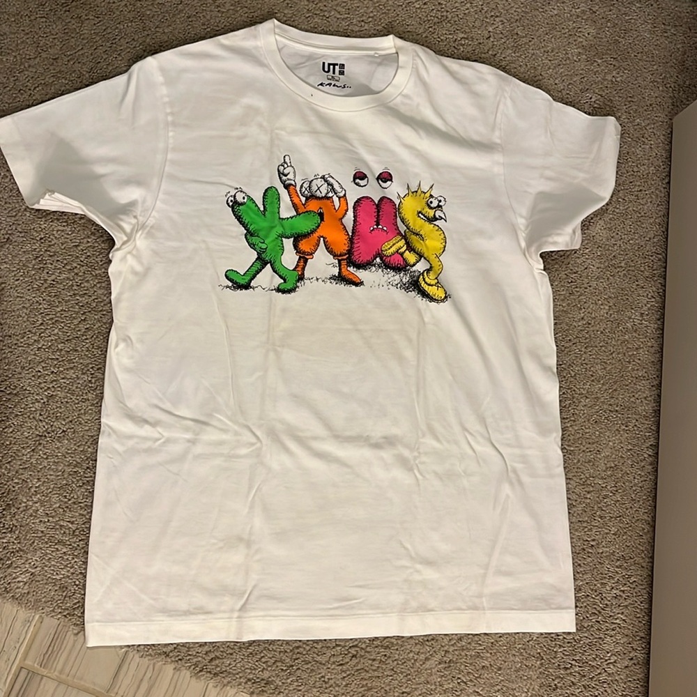 Uniqlo x Kaws T shirt